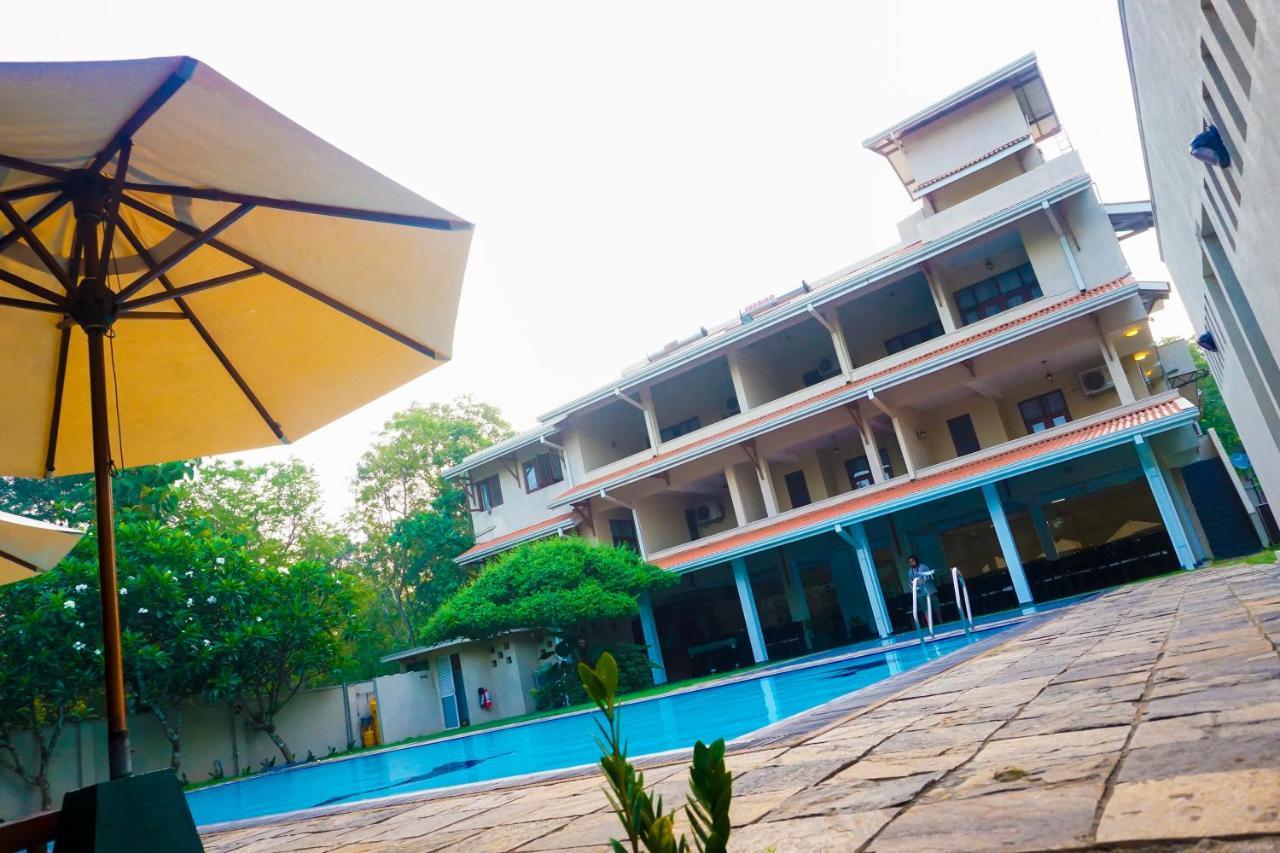 Lavendish Okrin Hotel كاتاراغاما المظهر الخارجي الصورة